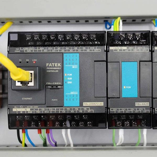 PLC چیست؟ راهنمای کامل آشنایی با PLC، کاربردها و مزایای آن در اتوماسیون صنعتی